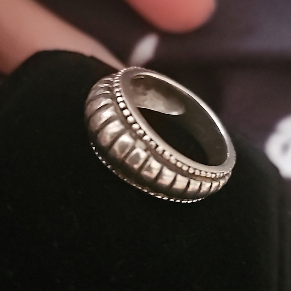 Rare 70s Sterling handmade Hallmarked Vtg Scalloped Dome Band Ring Size 7 - Picture 7 of 15